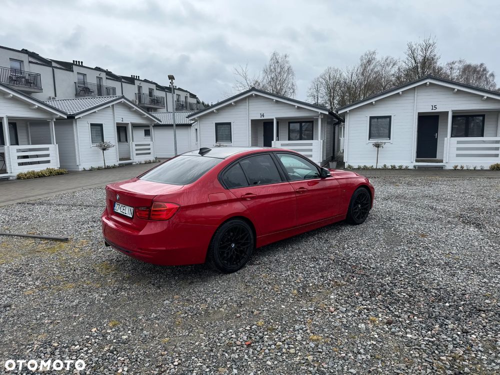 BMW Seria 3 320i Sport Line - 3