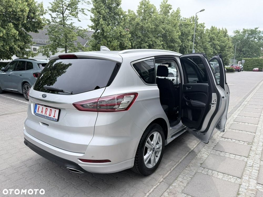 Ford S-Max - 17