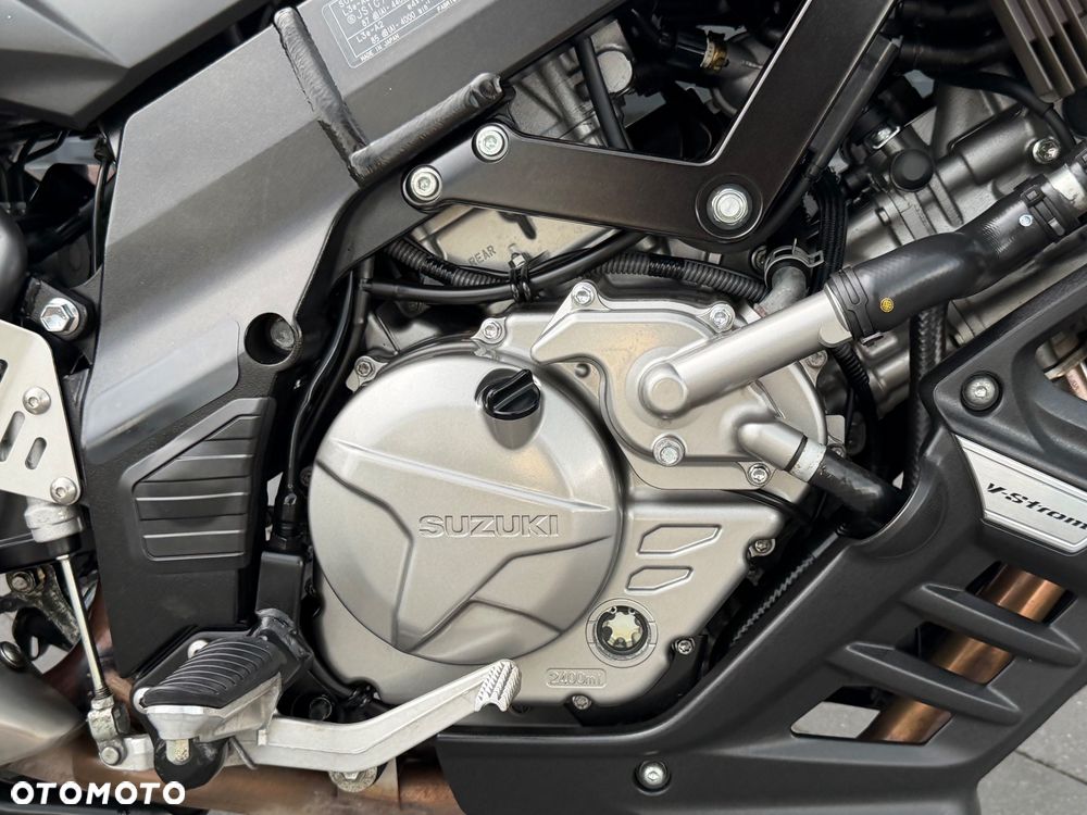 Suzuki V-STROM - 14