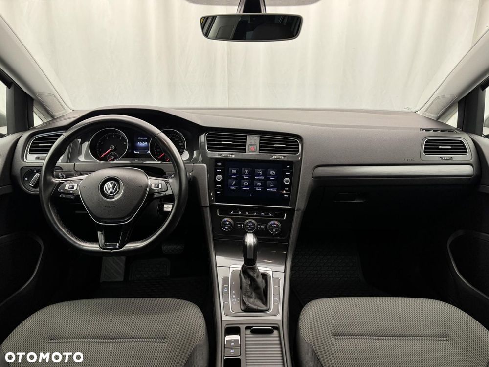 Volkswagen Golf - 23
