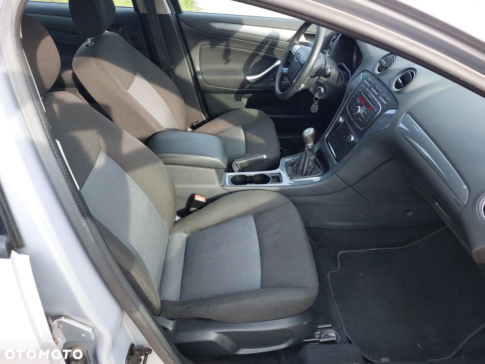 Ford Mondeo - 19