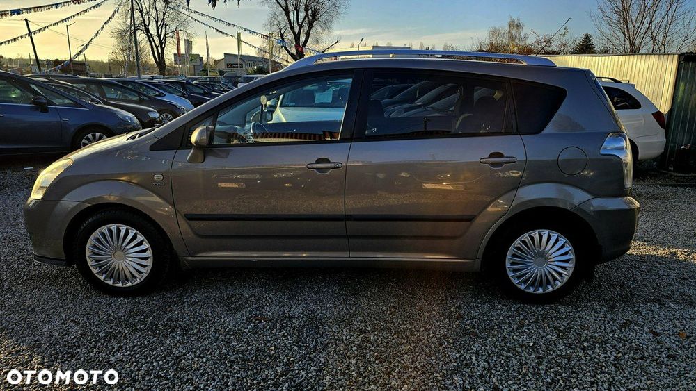 Toyota Corolla Verso - 12