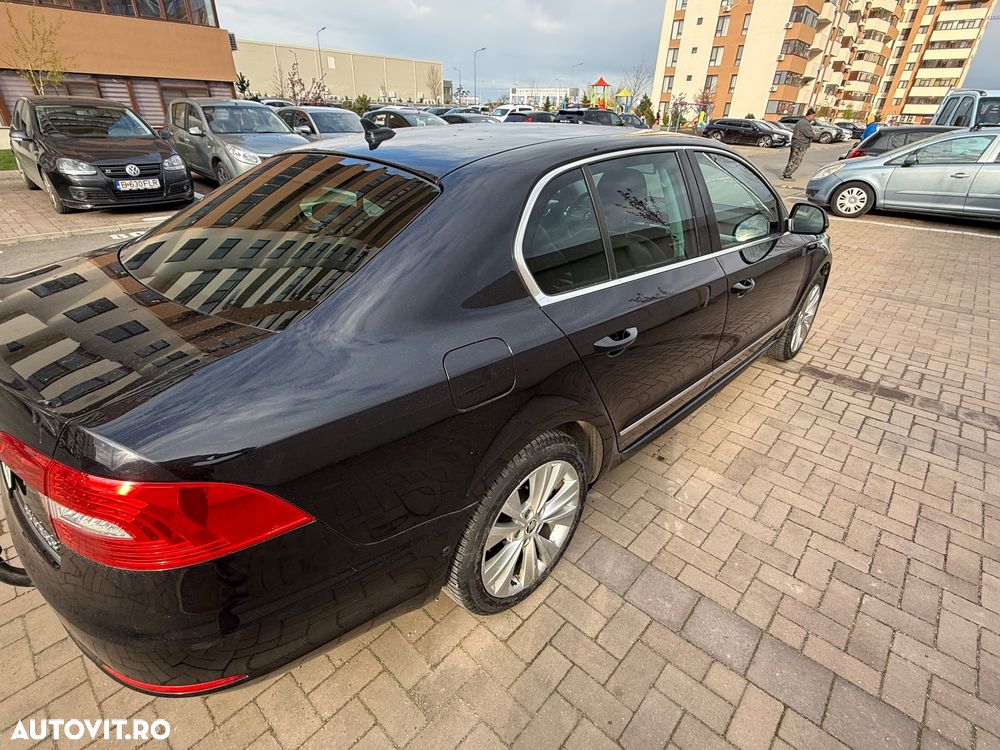Skoda Superb 2.0 TDI Green tec DSG Elegance - 10