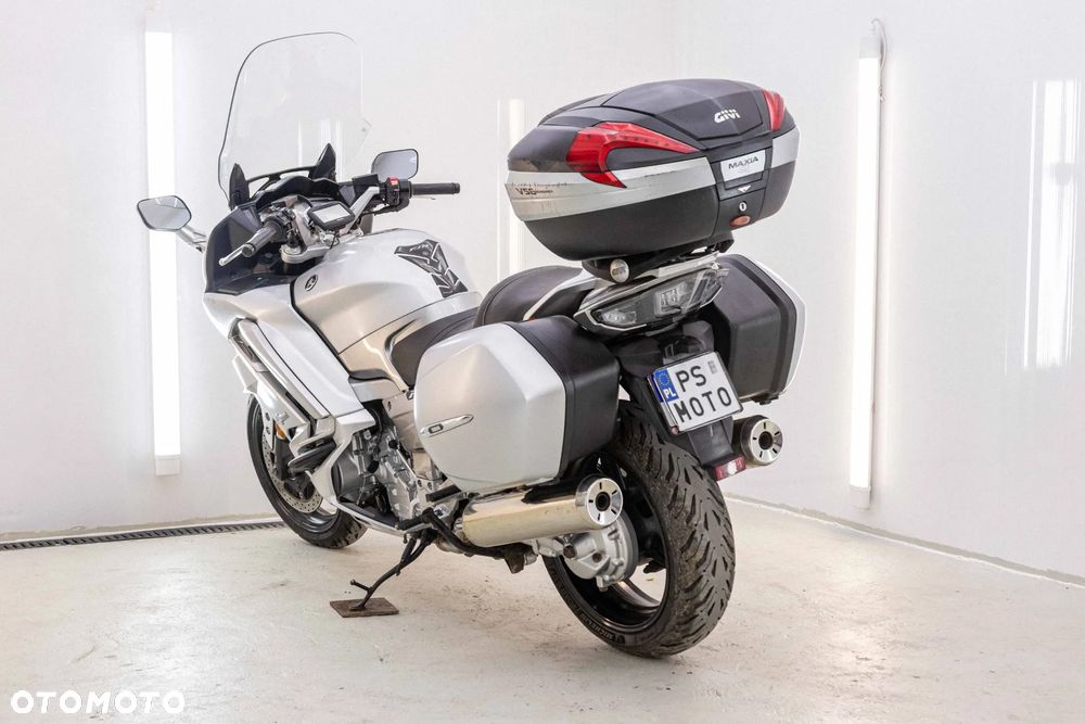 Yamaha FJR - 8