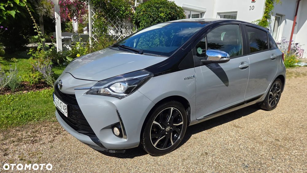 Toyota Yaris Hybrid 100 Selection Platinum - 1