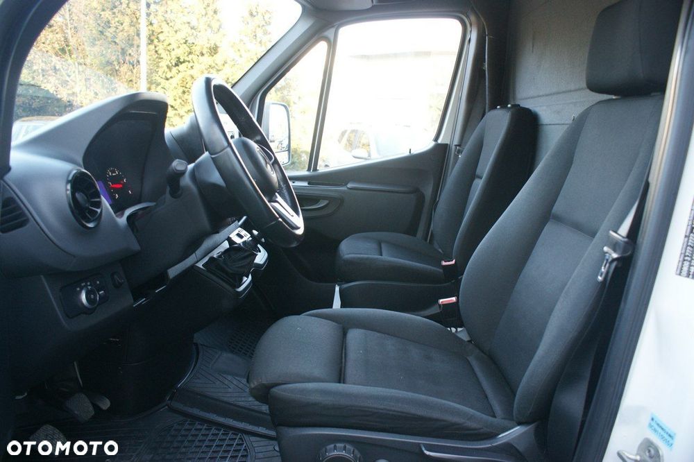 Mercedes-Benz Sprinter - 7