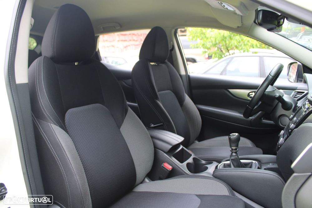 Nissan Qashqai 1.3 DIG-T N-Connecta - 26