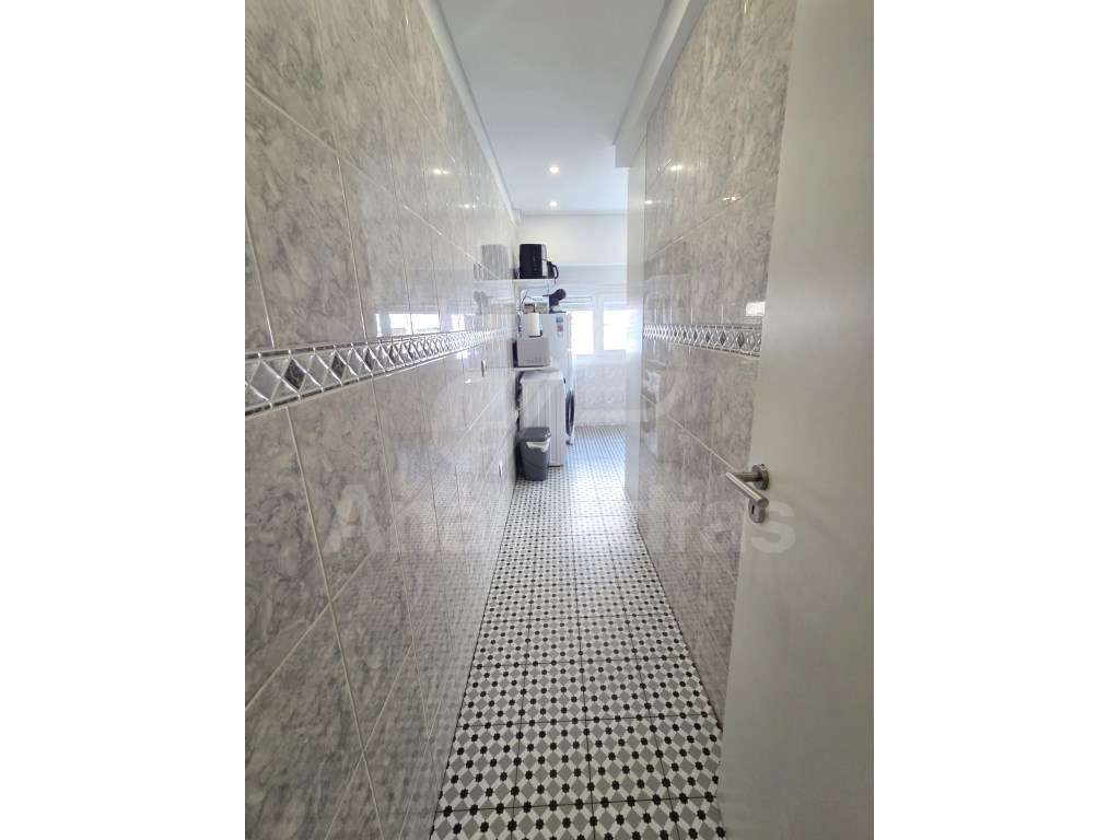 VENDA T2 BARREIRO - Junto ao Tribunal do Barreiro - Grande imagem: 5/12