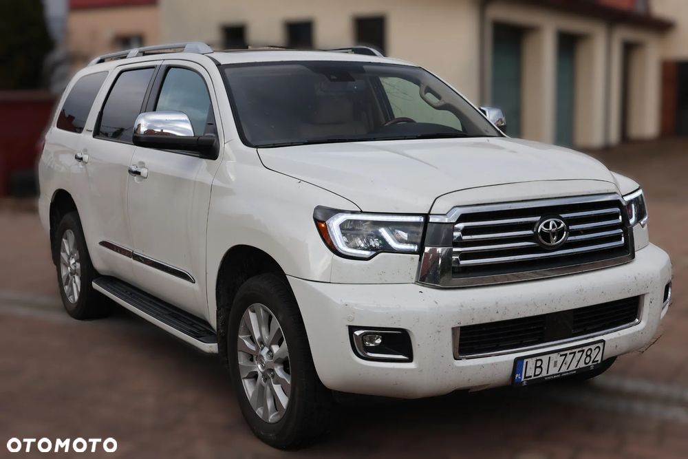 Toyota Sequoia - 2