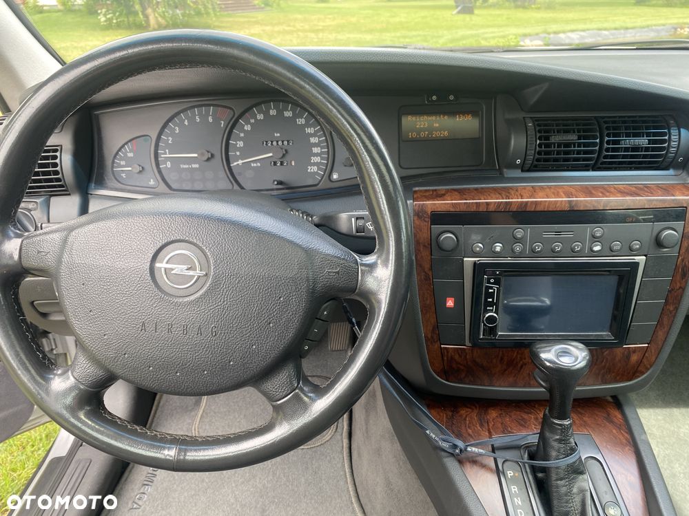 Opel Omega 2.2 Elegance - 8