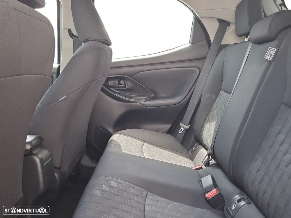 Toyota Yaris - 12