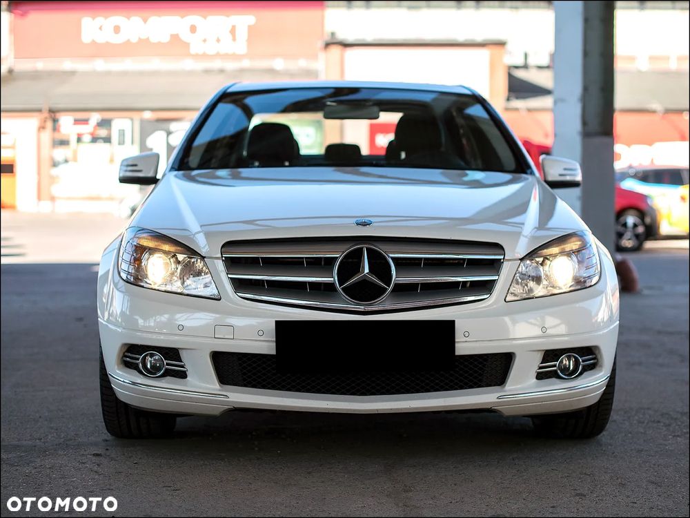 Mercedes-Benz Klasa C 180 BlueEFFICIENCY 7G-TRONIC Avantgarde - 3