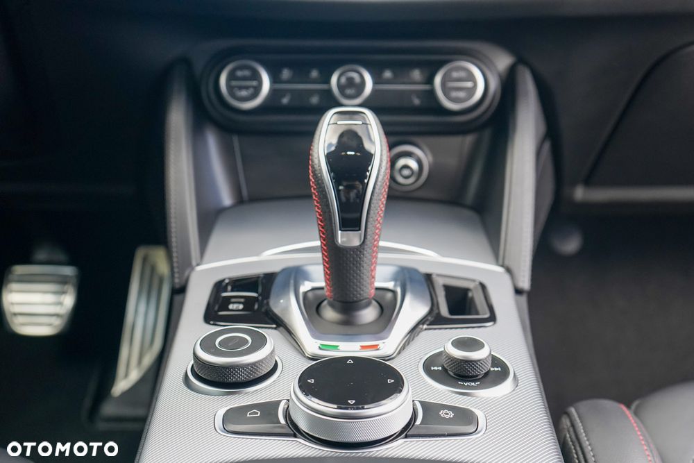 Alfa Romeo Stelvio 2.0 Turbo Competizione Q4 - 10