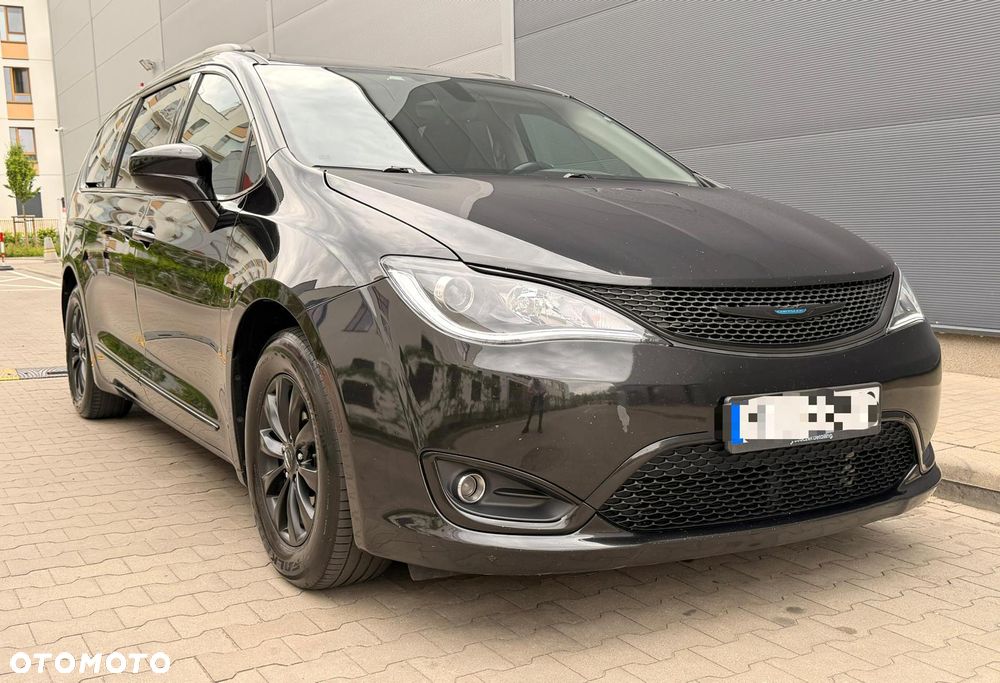 Chrysler Pacifica - 5