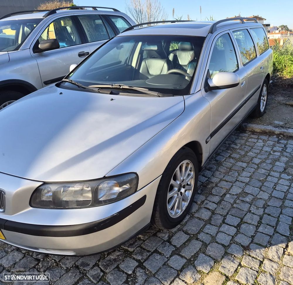 Volvo V70 2.0 T - 1