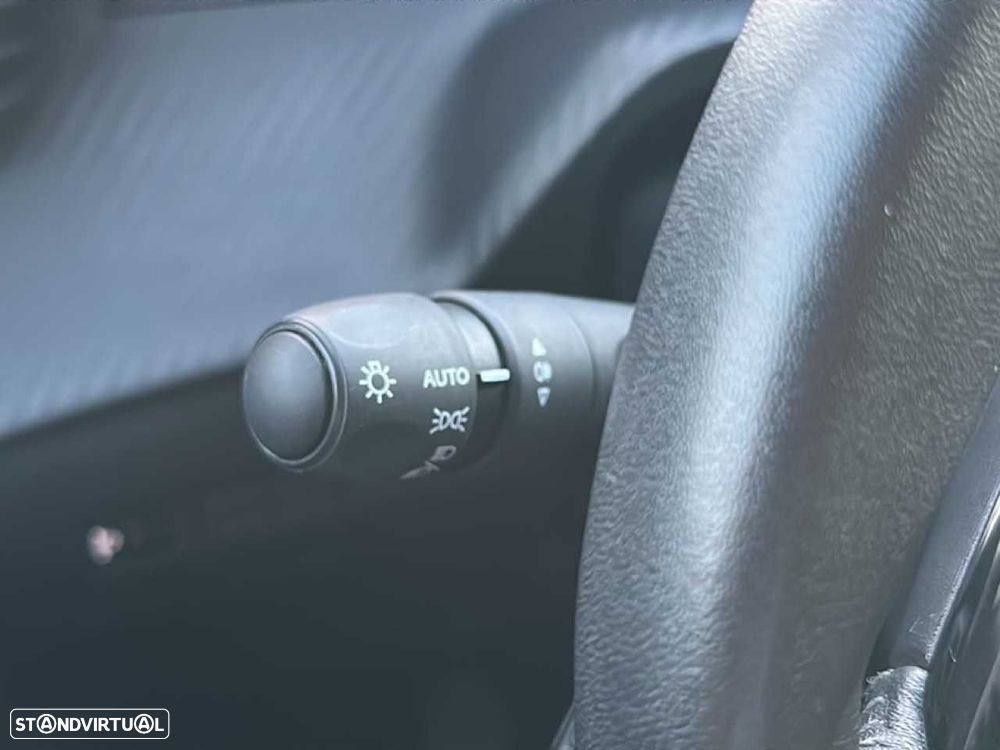 Peugeot 208 1.2 PureTech Active Pack - 17