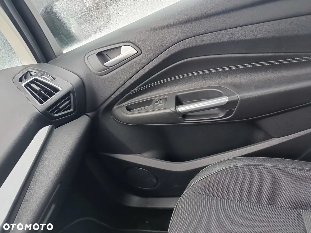 Ford Grand C-MAX - 11