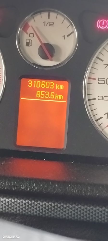 Peugeot 407 1.6 HDi Executive - 10