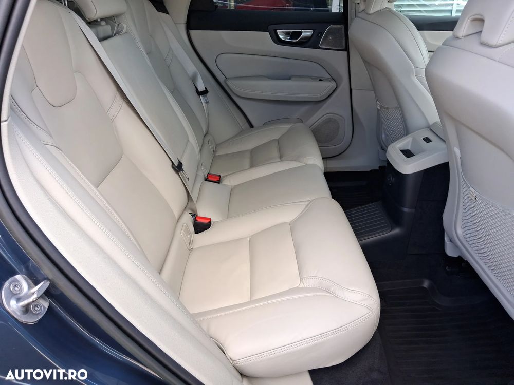 Volvo XC 60 T8 AWD AT PHEV Ultra Bright - 40