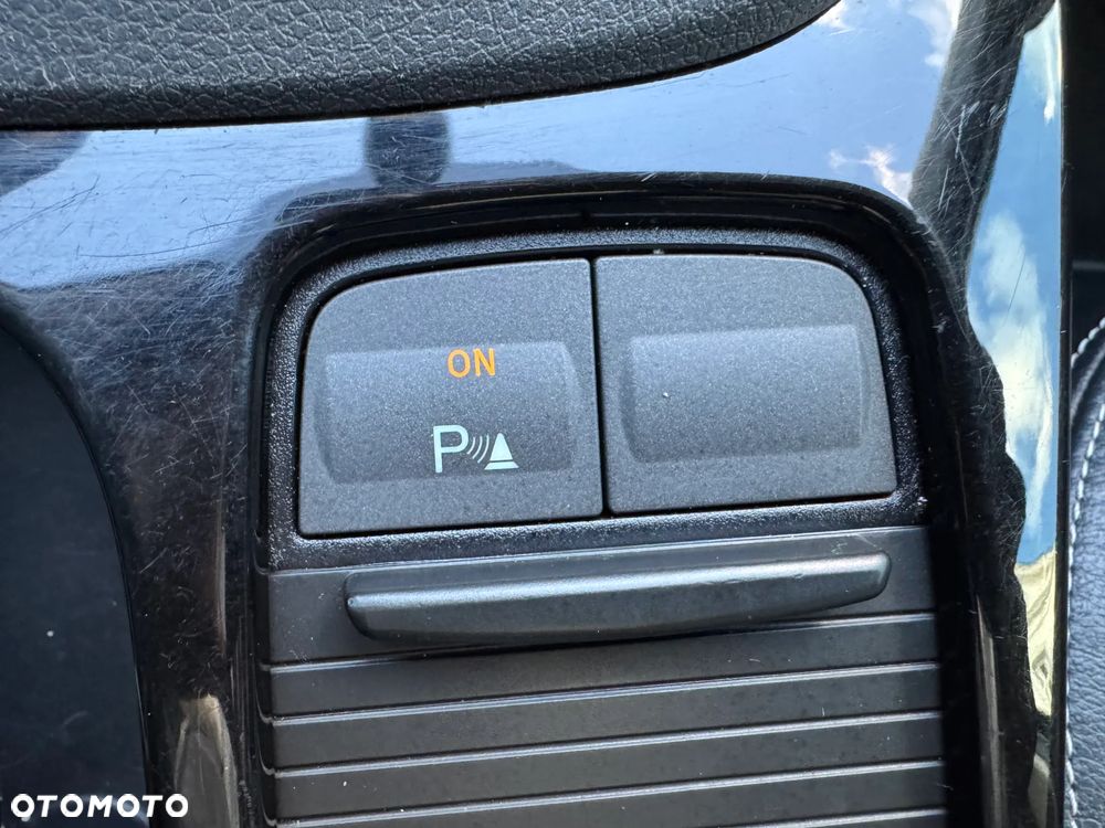 Ford Kuga 2.0 TDCi 4x4 Titanium - 17