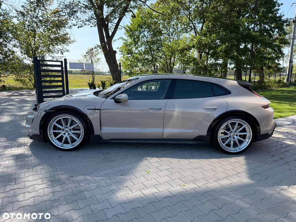 Porsche Taycan Turbo S 2023 photo 2
