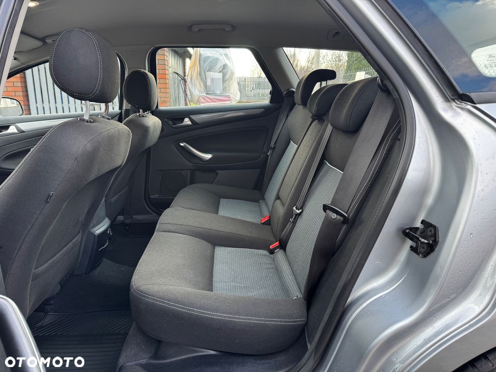 Ford Mondeo 1.6 Gold X - 18