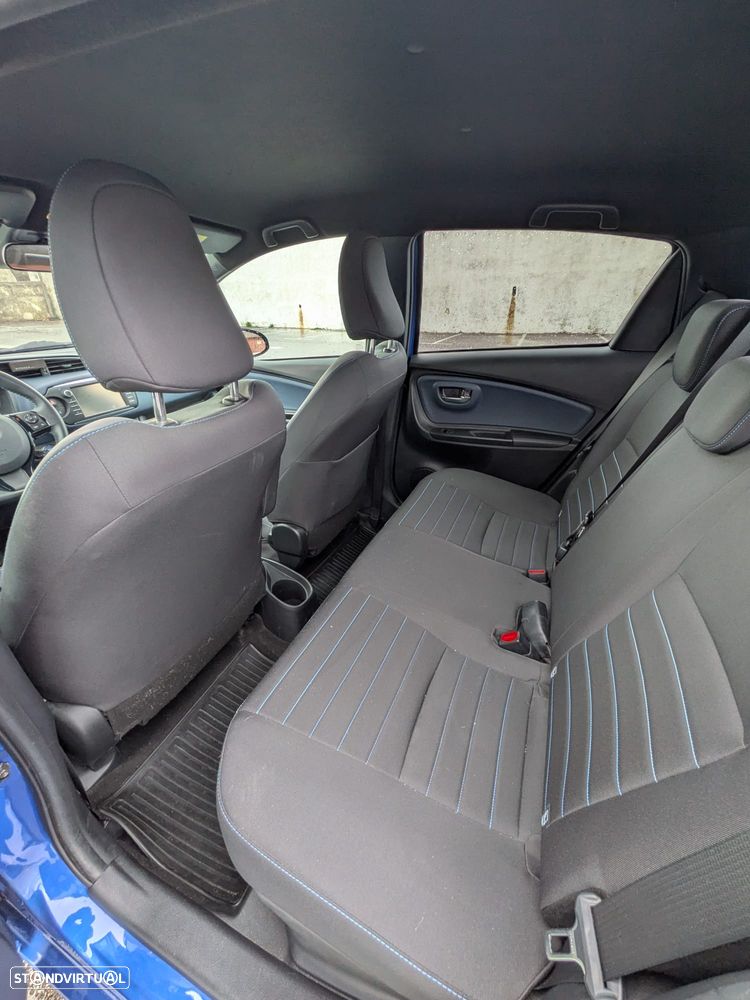 Toyota Yaris 1.5 HSD Square Collec.Blue - 8