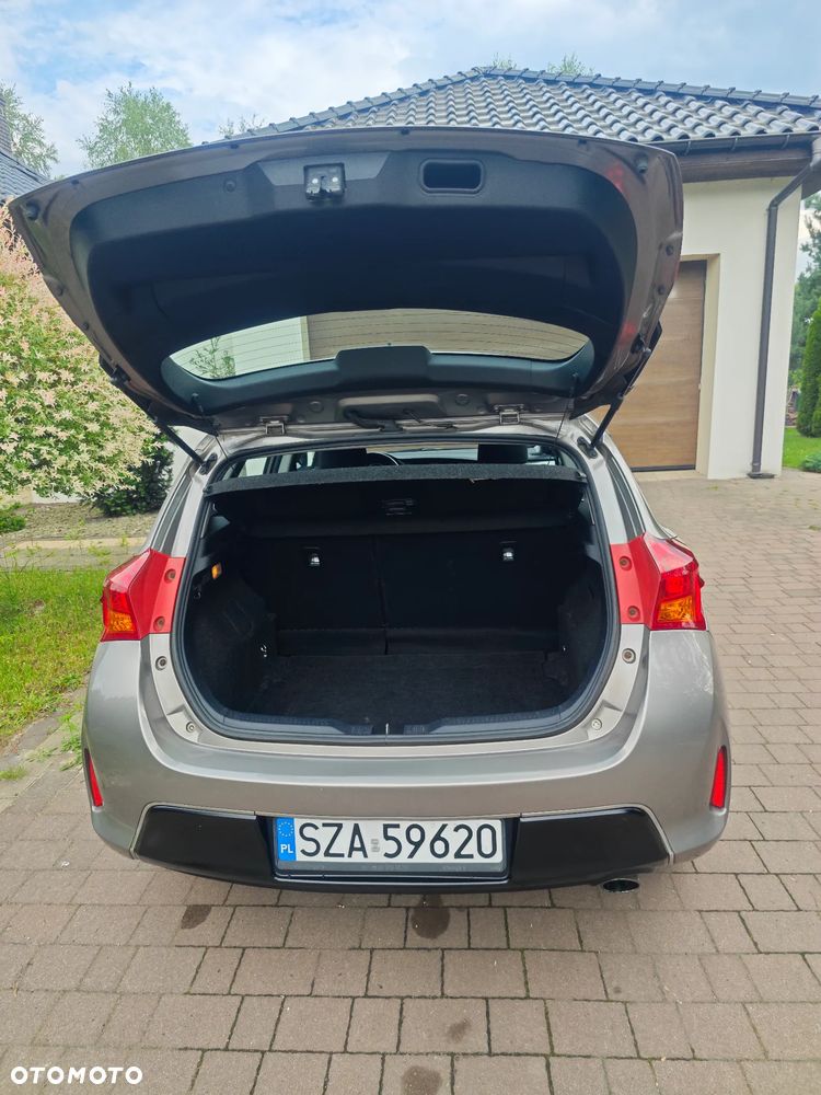 Toyota Auris 1.6 Premium - 16