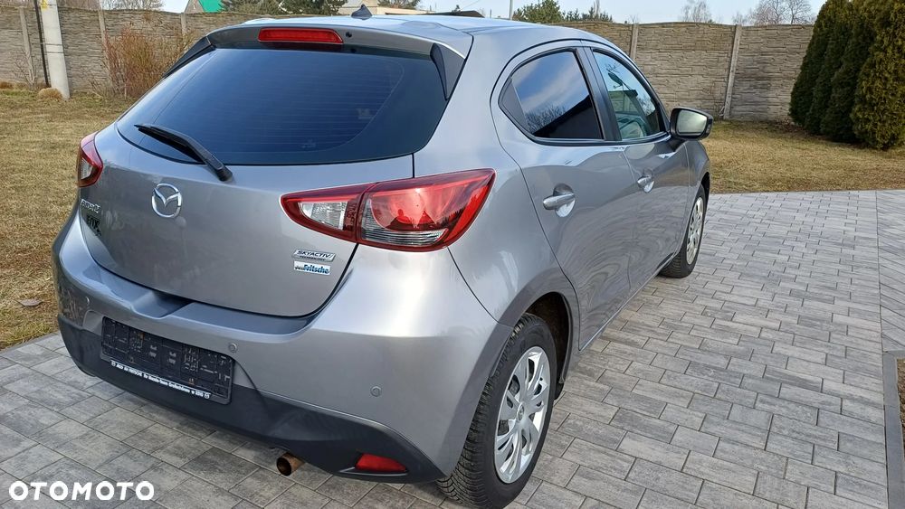 Mazda 2 2015 photo 3