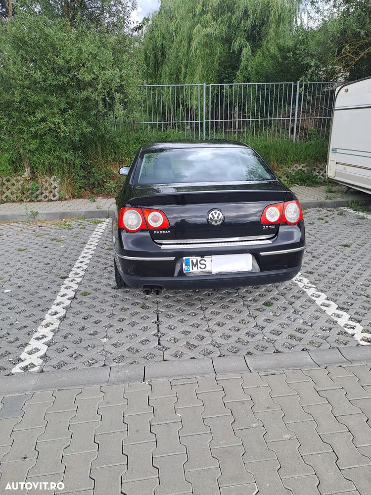 Volkswagen Passat 2.0TDI Sportline DPF DSG - 23
