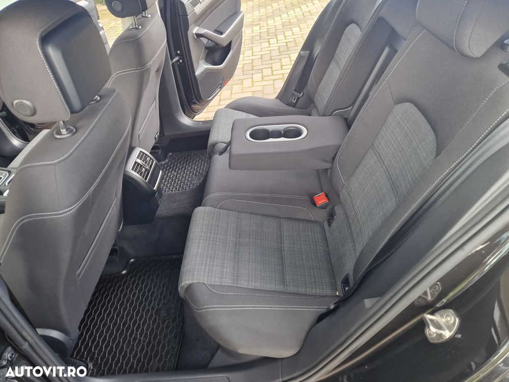 Volkswagen Passat 2.0 TDI DSG Comfortline - 18