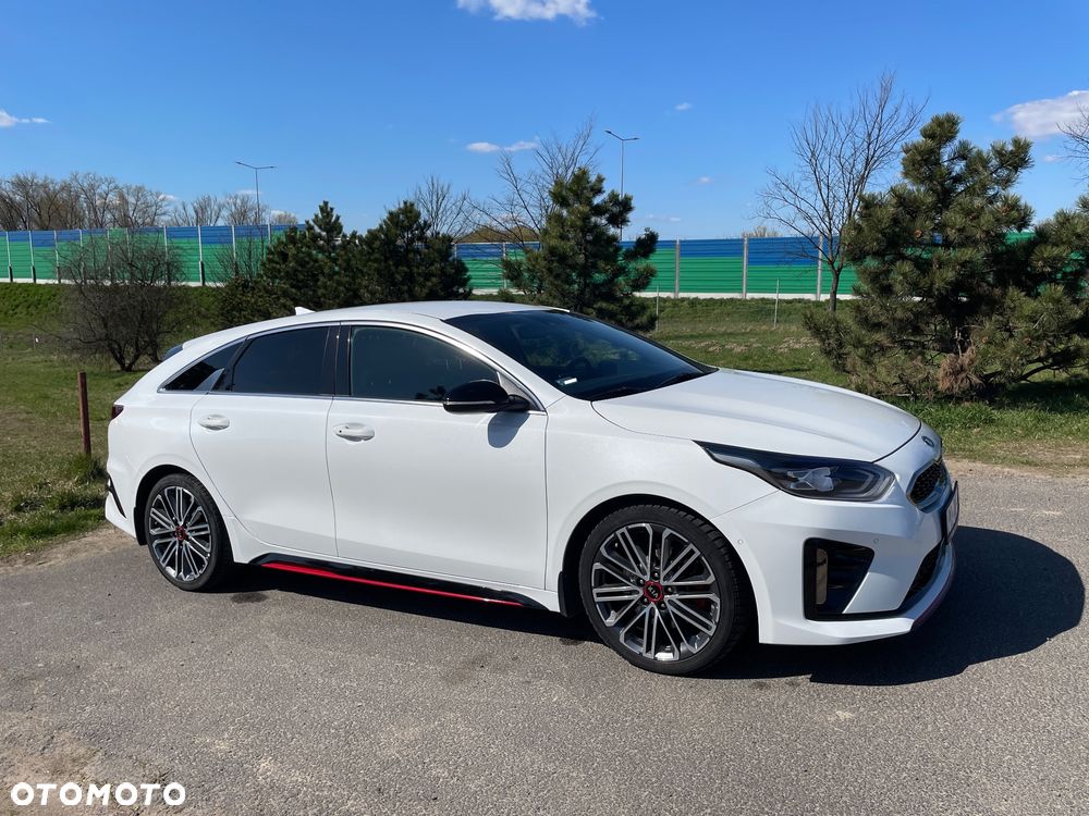 Kia ProCeed - 23