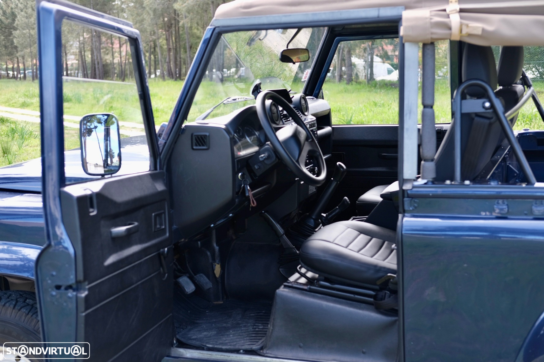 Land Rover Defender 90 SW 2.4 CRD S - 14
