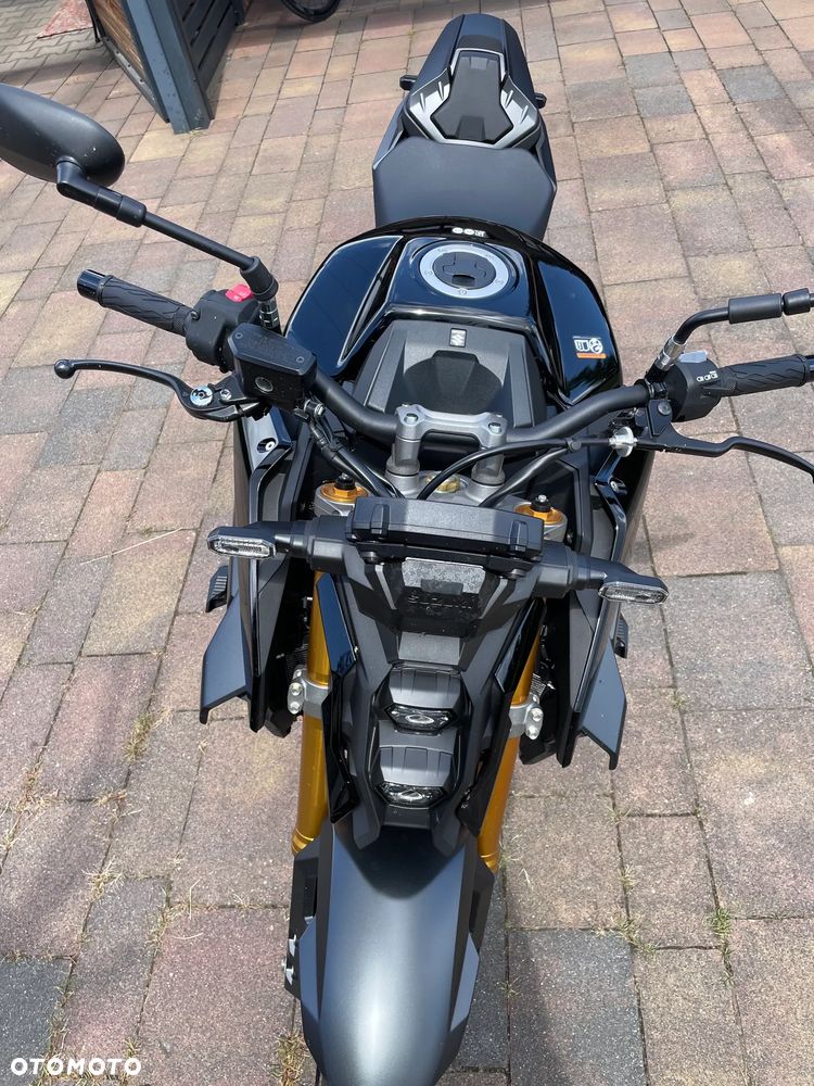 Suzuki GSX 1000 - 7