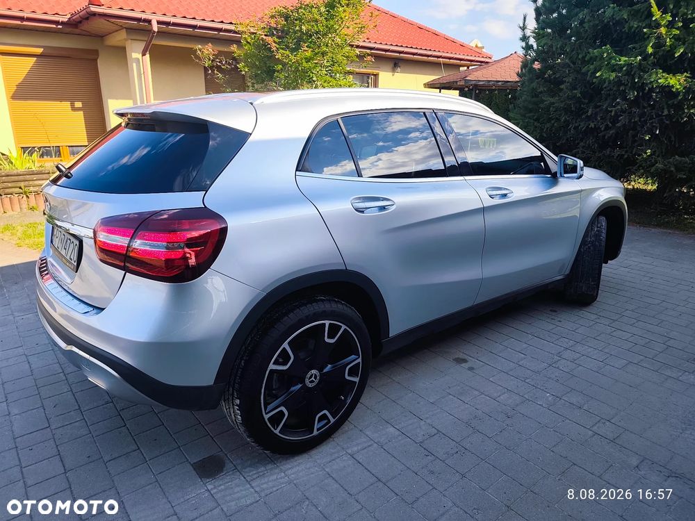 Mercedes-Benz GLA 250 7G-DCT - 4