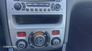 Peugeot 308 1.6 e-HDi Sportium CVM6 - 33