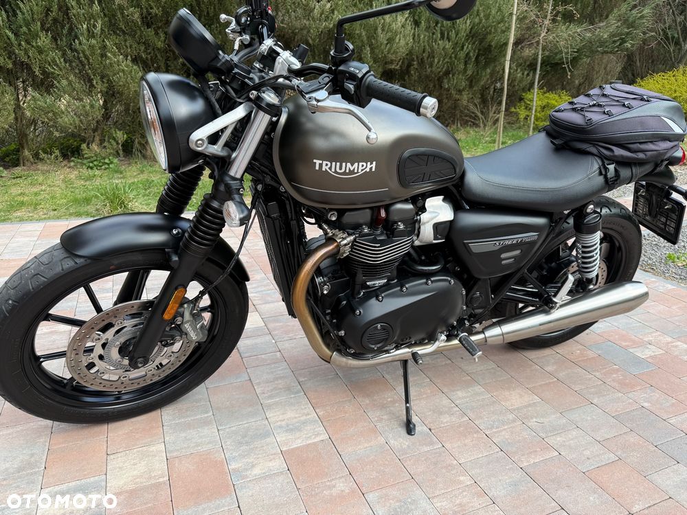 Triumph Street Twin - 16