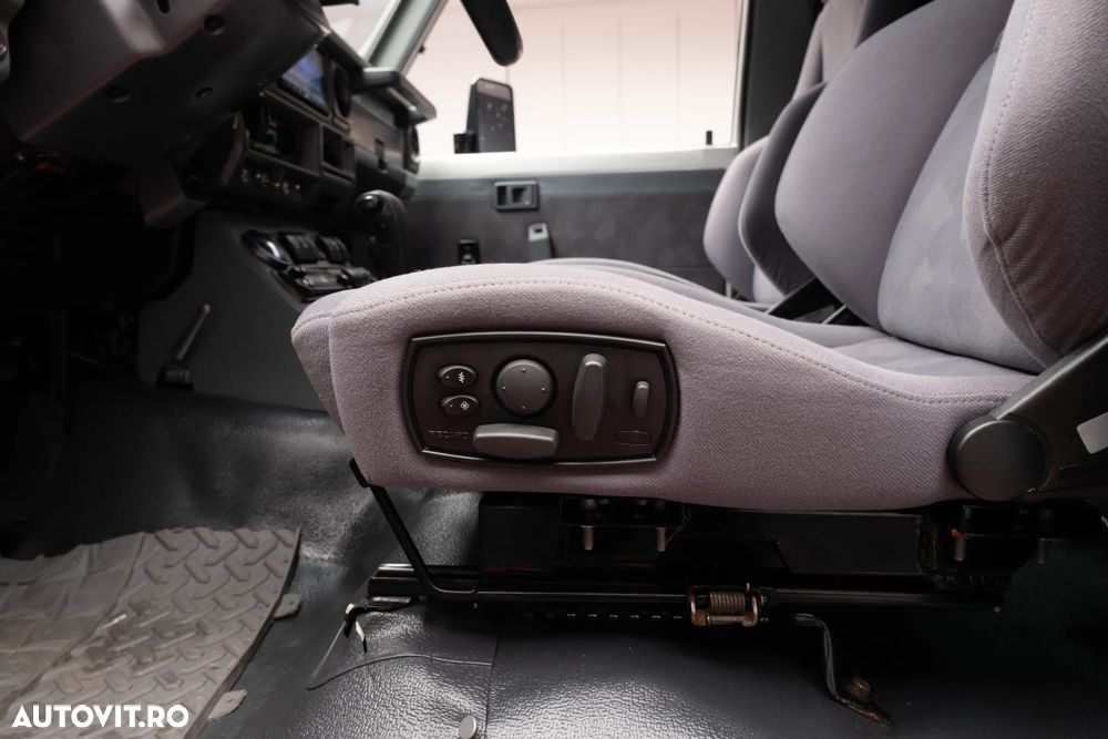 Toyota Land Cruiser - 20