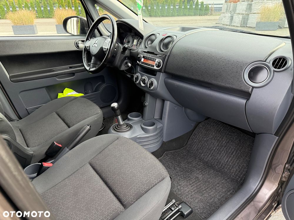 Mitsubishi Colt - 9