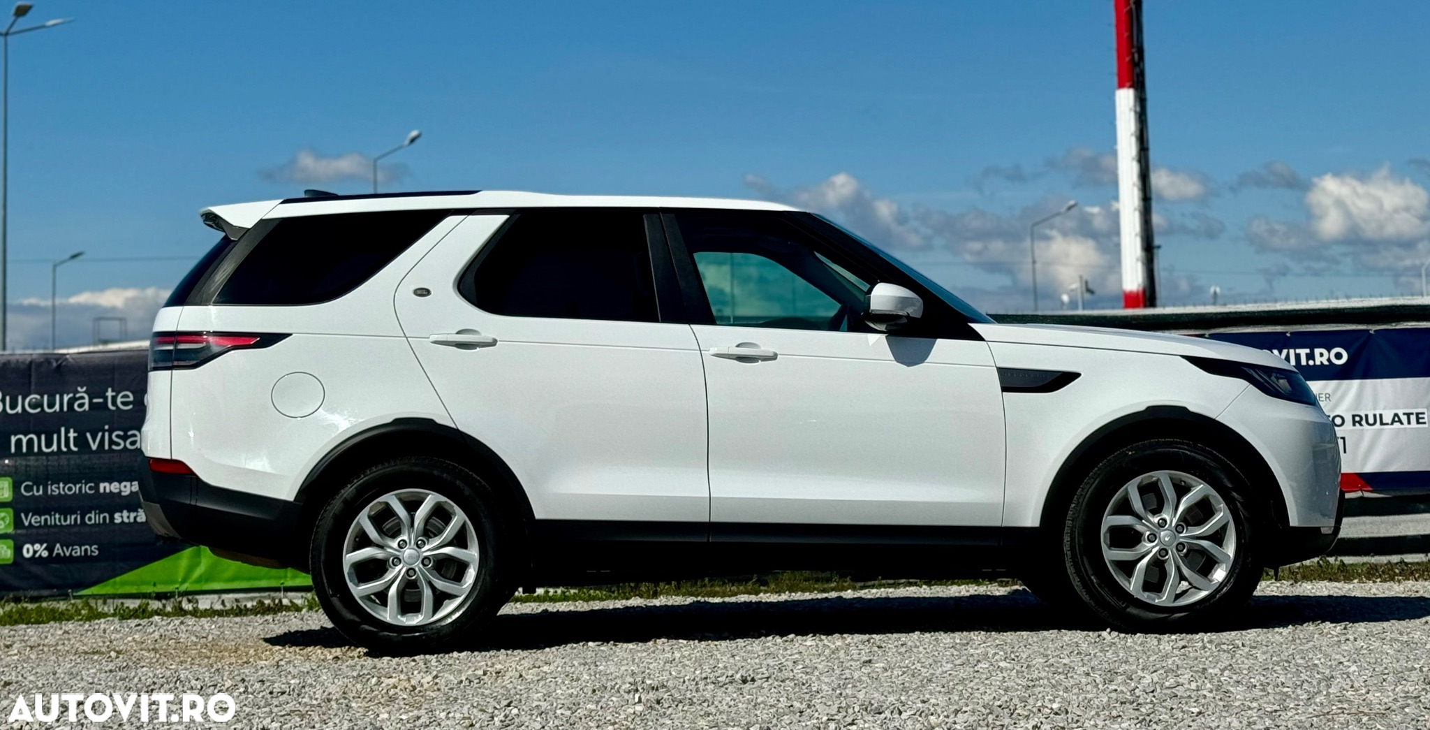Land Rover Discovery 2.0 L TD4 HSE - 24