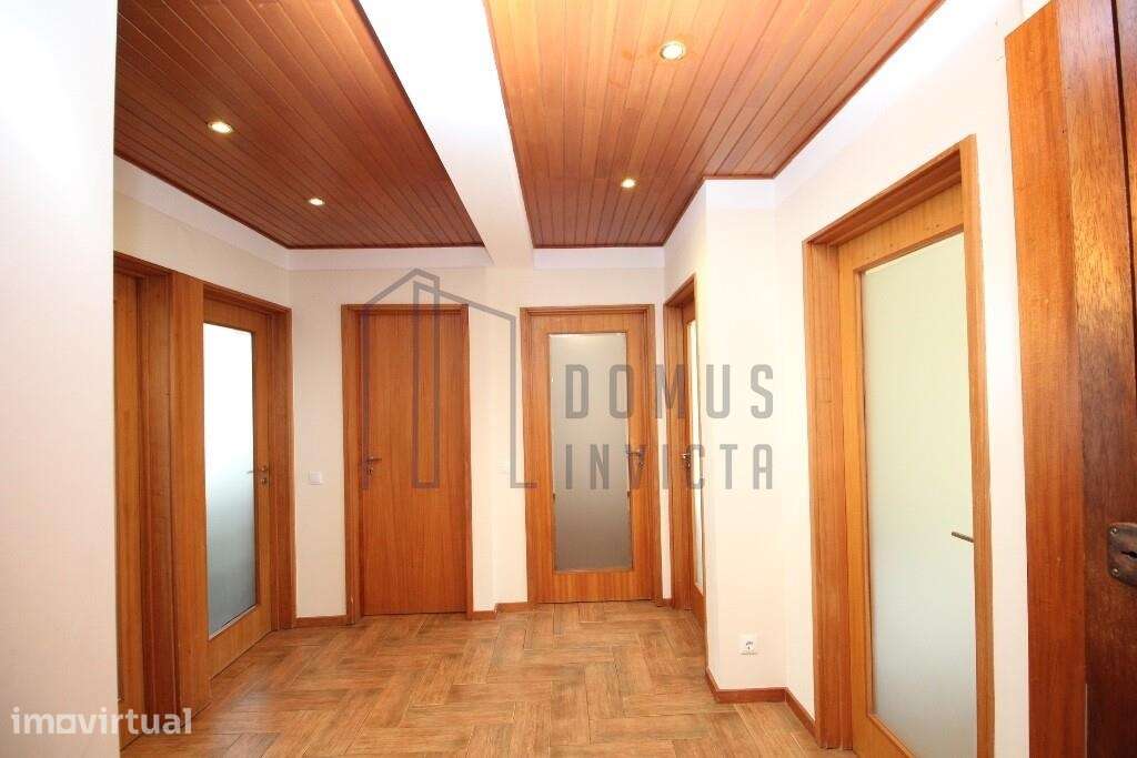 T3 para arrendamento, com varanda, vista sobre o Douro e garagem box - Grande imagem: 5/29