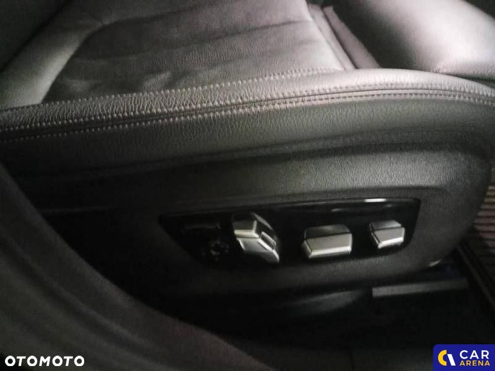 BMW Seria 5 530i xDrive - 25
