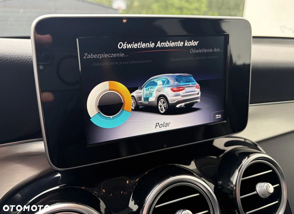 Mercedes-Benz GLC - 24