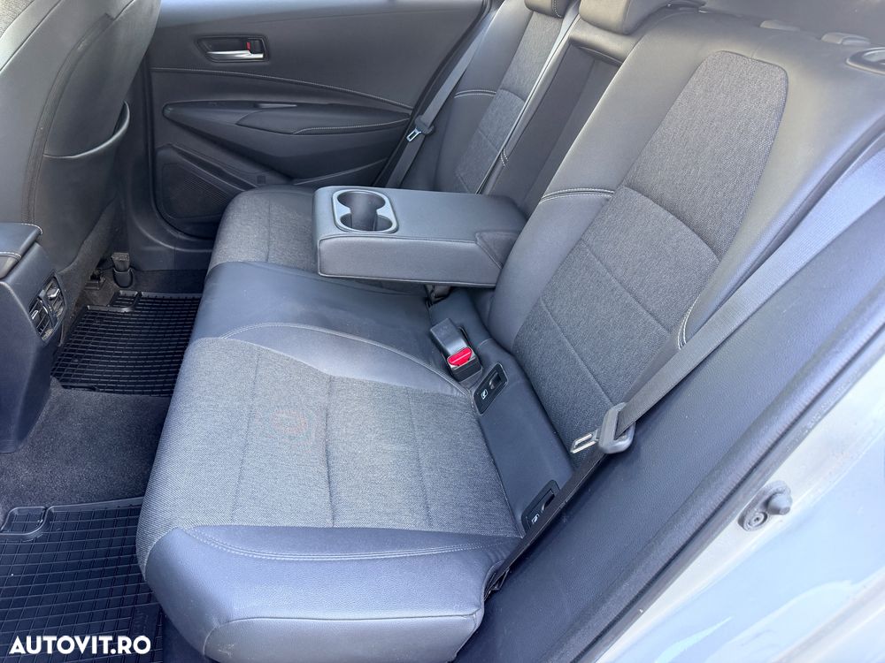 Toyota Corolla - 11