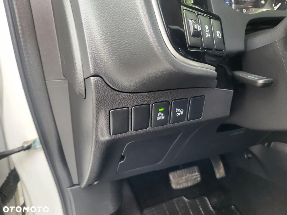 Mitsubishi Outlander Instyle NAVI - 21