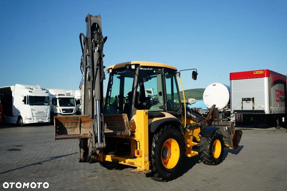 Volvo BL71B / KOPARKO-ŁADOWARKA / KLIMATYZACJA / SKARPÓWKA - 13