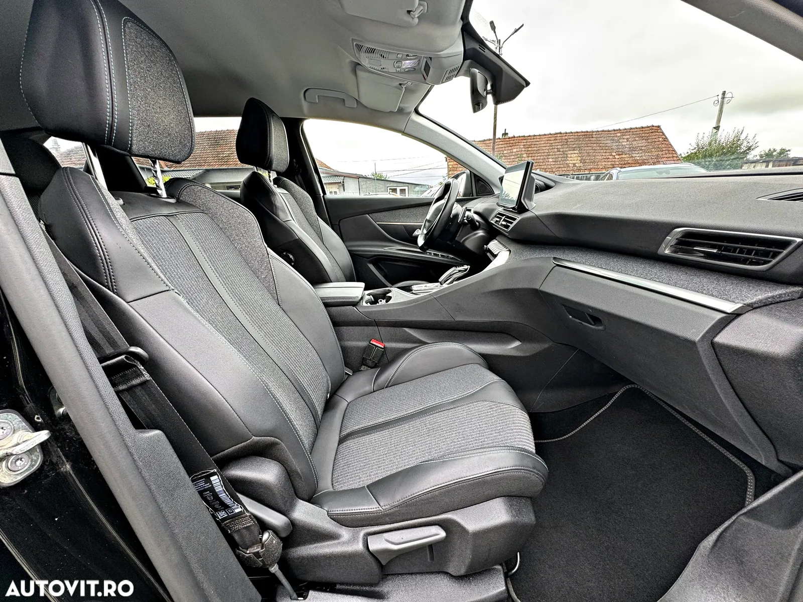 Peugeot 3008 Plug-In Hybrid 225 e-EAT8 Allure Pack - 9