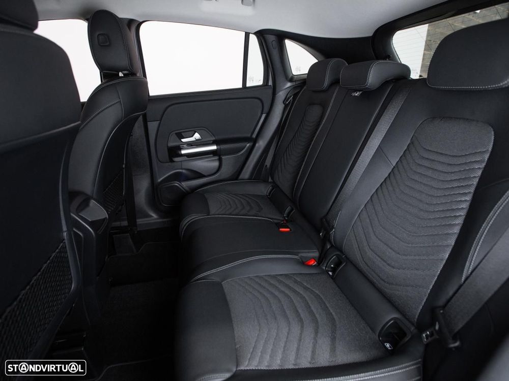 Mercedes-Benz GLA 180 7G-DCT Progressive Advanced - 10