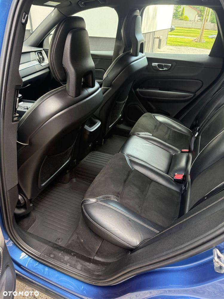 Volvo XC 60 D5 AWD R-Design - 12