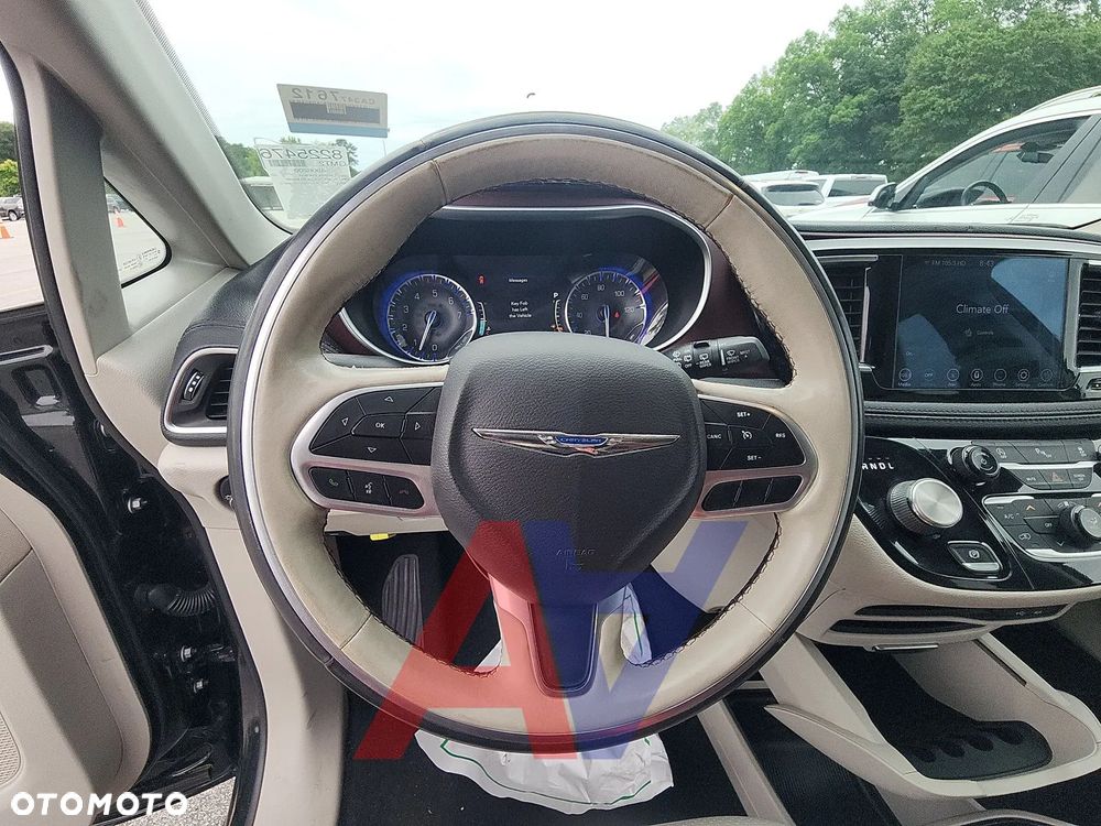 Chrysler Pacifica - 10